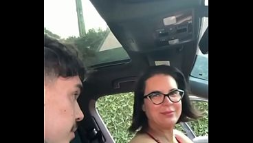 Насильно трахнула молодого парня и обоссала