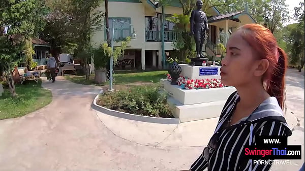 Жаркая тайская телка с огромной жопой сосет и трахается дома