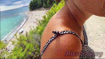 Грязная французская MILF сосёт хую на пляже